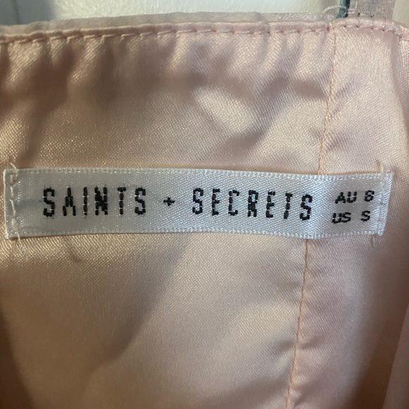 Saints + Secrets Floral Dress - Picture 3 of 5